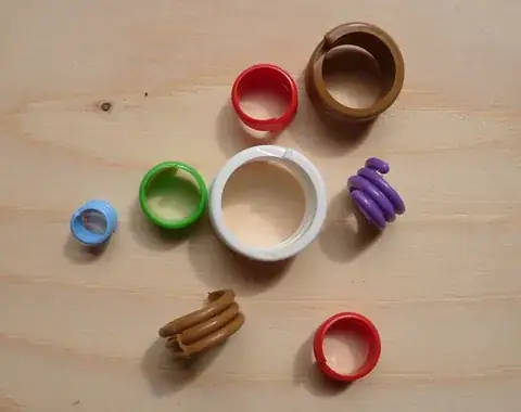 Plastic Spiral Poultry Rings detail view 6